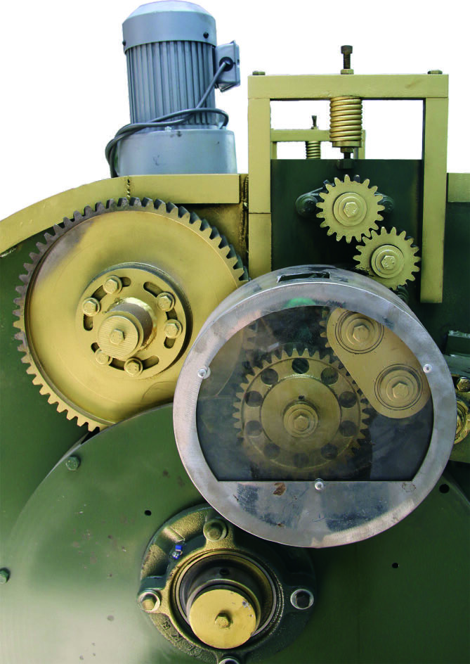 AUTOMATIC ROTARY CASHEW SHELLING MACHINE